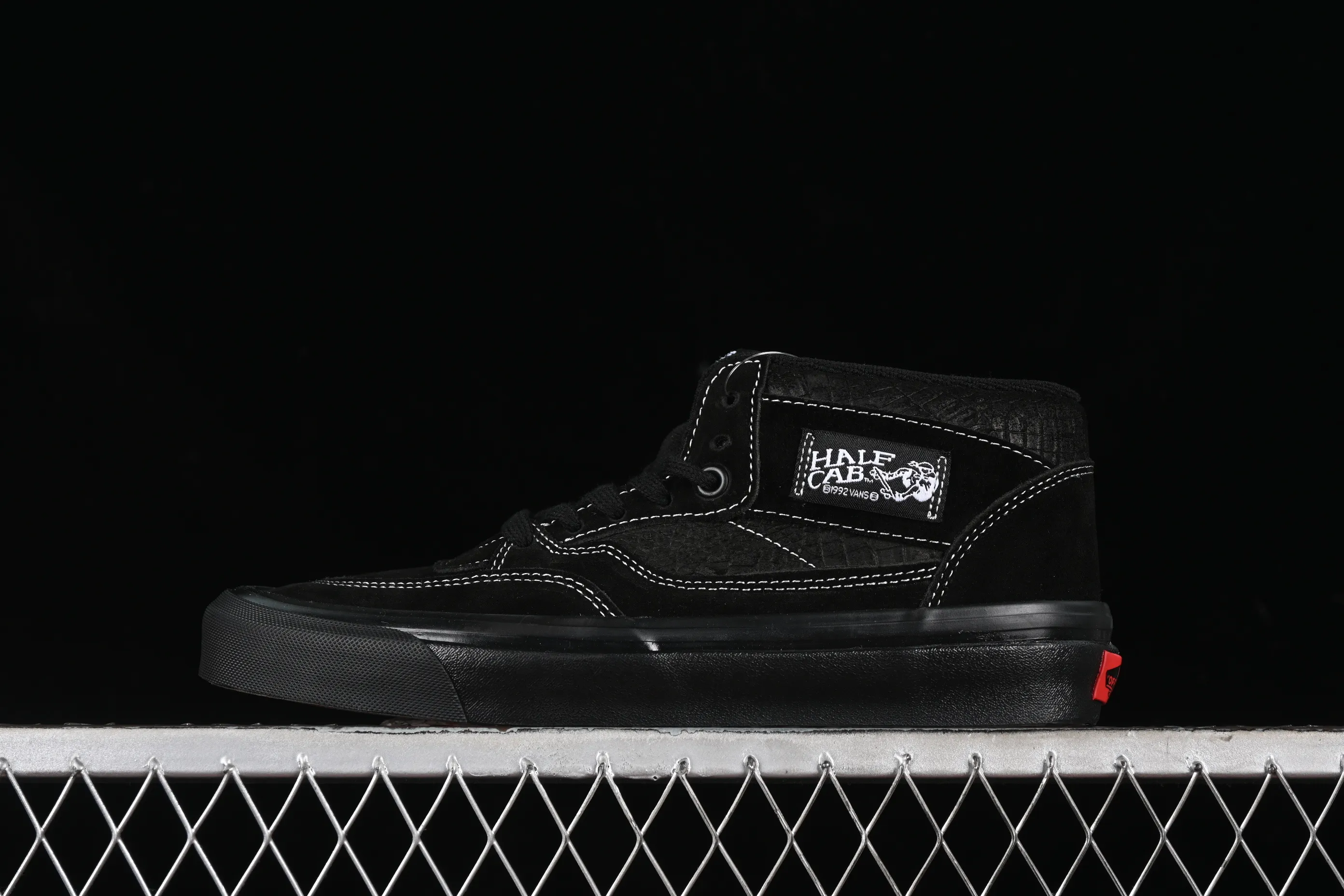 All categories Vans Vans series Vans Mid Vans China Vans Half Cab 33 DX Black Warrior Anaheim American retro casual skate shoes VN0A5KX6BKA